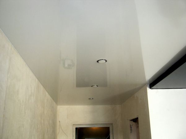 Пример потолка с фотопечатью в коридор 4 м²