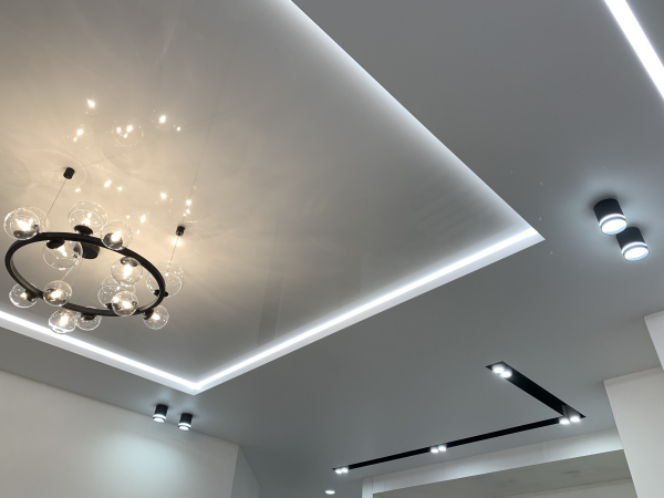 Дизайнерский натяжной потолок