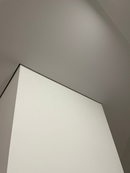 Теневое примыкание к стене