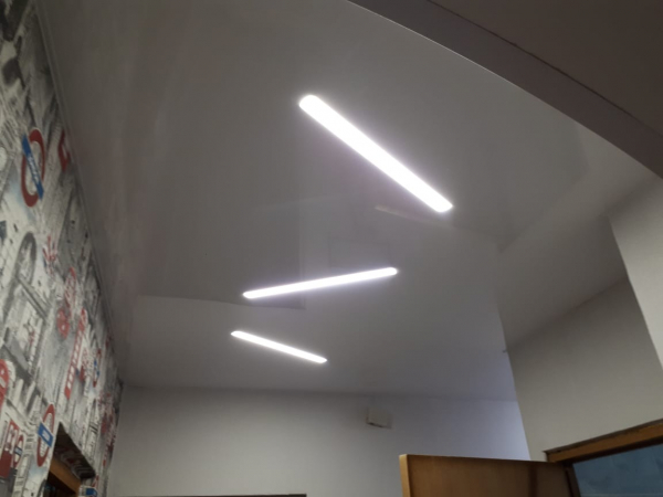 Световые линии в коридор