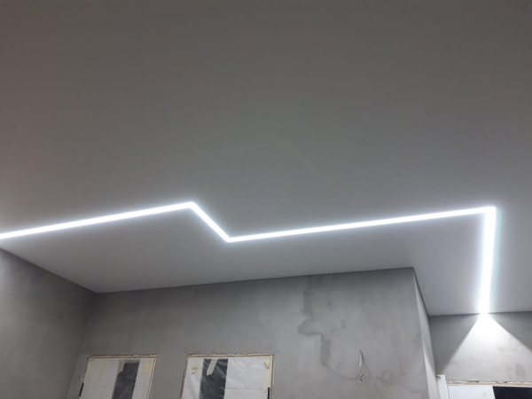 Световые линии на кухне