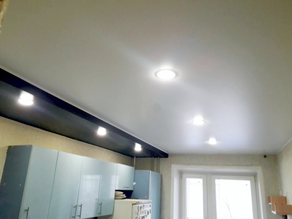 Многоуровневые натяжные потолки