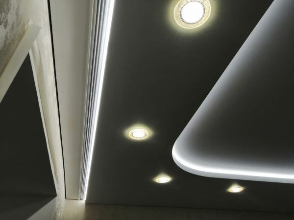 Ниша для скрытого карниза