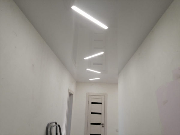 Световые линии в коридор