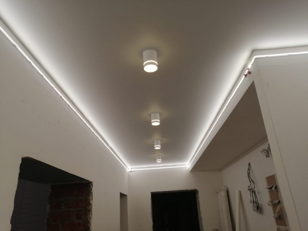 Потолок в коридор