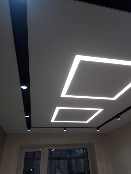 Технология SLOTT на натяжном потолке