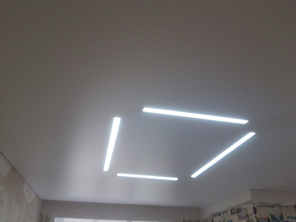 Фото световых линий в спальне