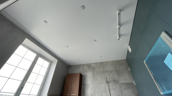 Фото натяжного потолка