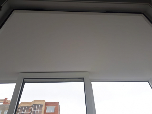 Потолок на балкон