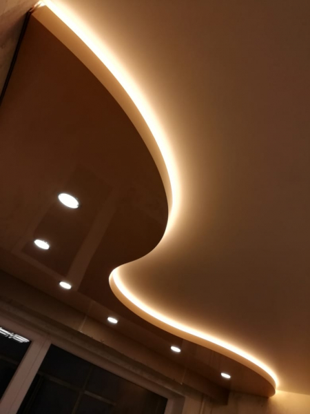 Двухуровневые натяжные потолки