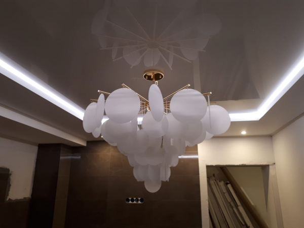 Потолок в зал