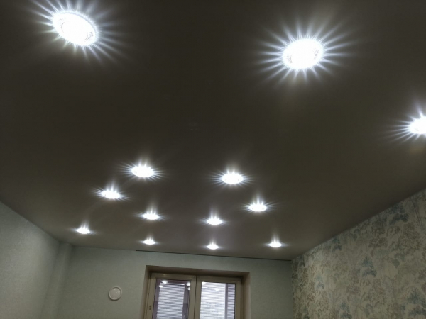 Дизайнерский натяжной потолок