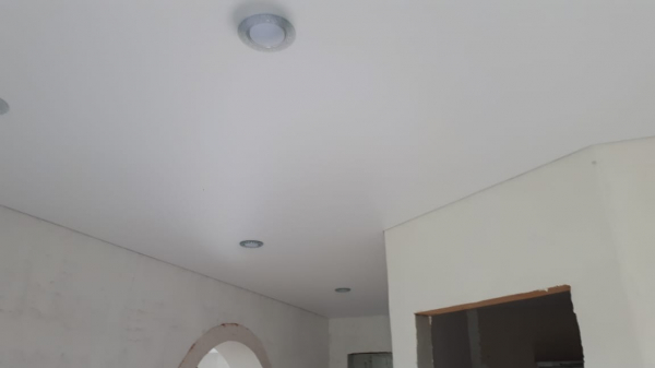 Фото потолка в прихожей