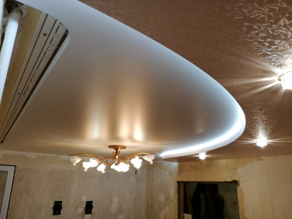 Фото натяжного потолка