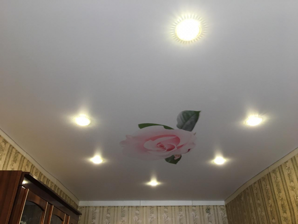 Натяжные потолки под мрамор в Саранске