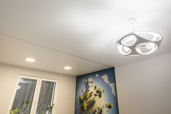 Бесшовные натяжные потолки